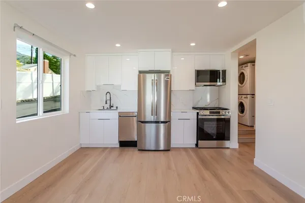 $2,200 | 10421 Pinyon Avenue, Tujunga, CA 91042