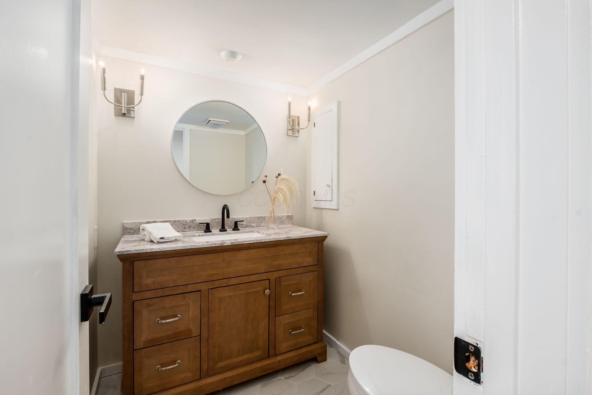 2228 McCoy Road Upper Arlington, OH 43220 - Photo 18 of 48 Powder Room