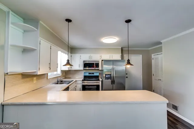 $2,200 | 4342 Riverwood Circle, Decatur, GA 30035