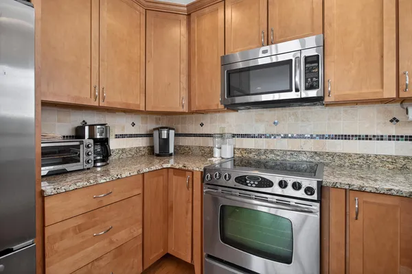 $396,000 | 253 Westshore Drive, Jerome, MI 49249