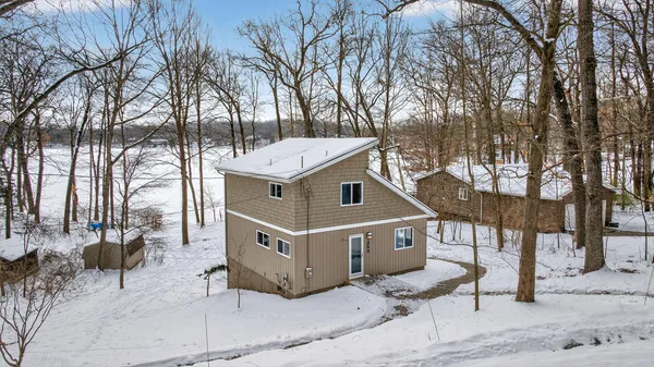 $396,000 | 253 Westshore Drive, Jerome, MI 49249