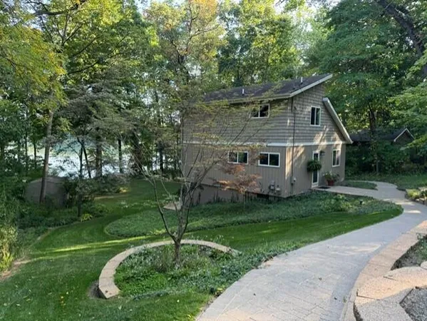 $396,000 | 253 Westshore Drive, Jerome, MI 49249