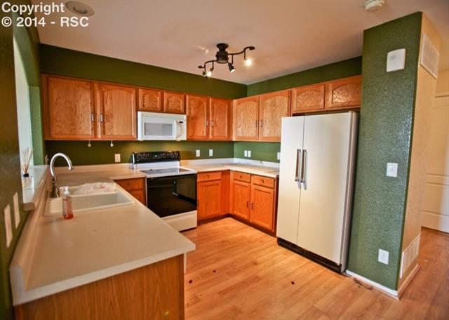 3599 Indigo Ridge Point Colorado Springs, CO 80910 - Photo 11 of 24