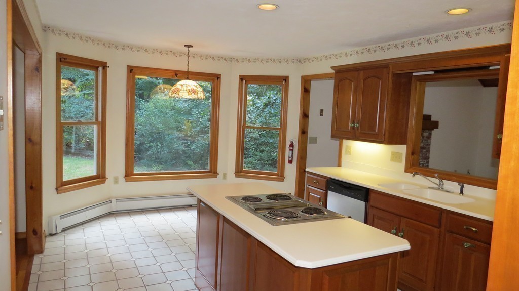 180 Kettle Hole Road Bolton, MA 01740 - Photo 8 of 24 Gallery Image 8