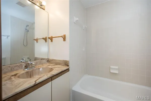 $145,000 | 5501 Waterman Boulevard, Unit B, St. Louis, MO 63112