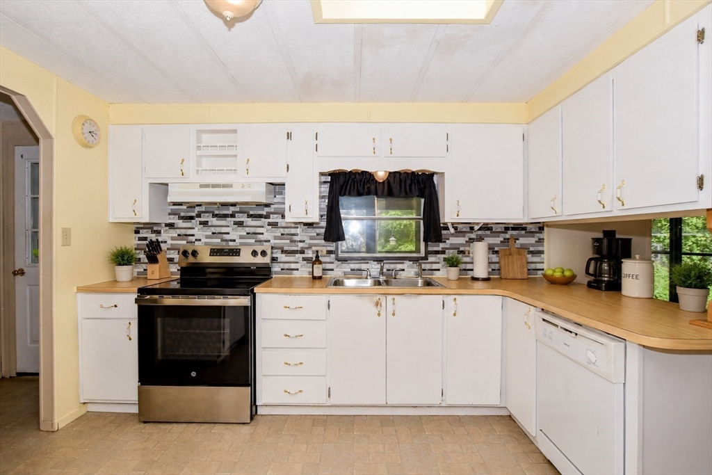 64 Solitude Way Wareham, MA 02576 - Photo 14 of 40