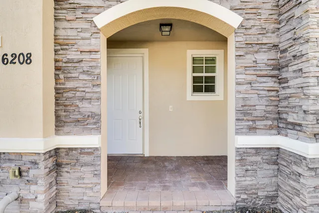 $2,900 | 6208 Southeast Portofino Circle, Hobe Sound, FL 33455