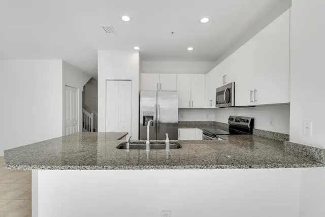 $2,900 | 6208 Southeast Portofino Circle, Hobe Sound, FL 33455