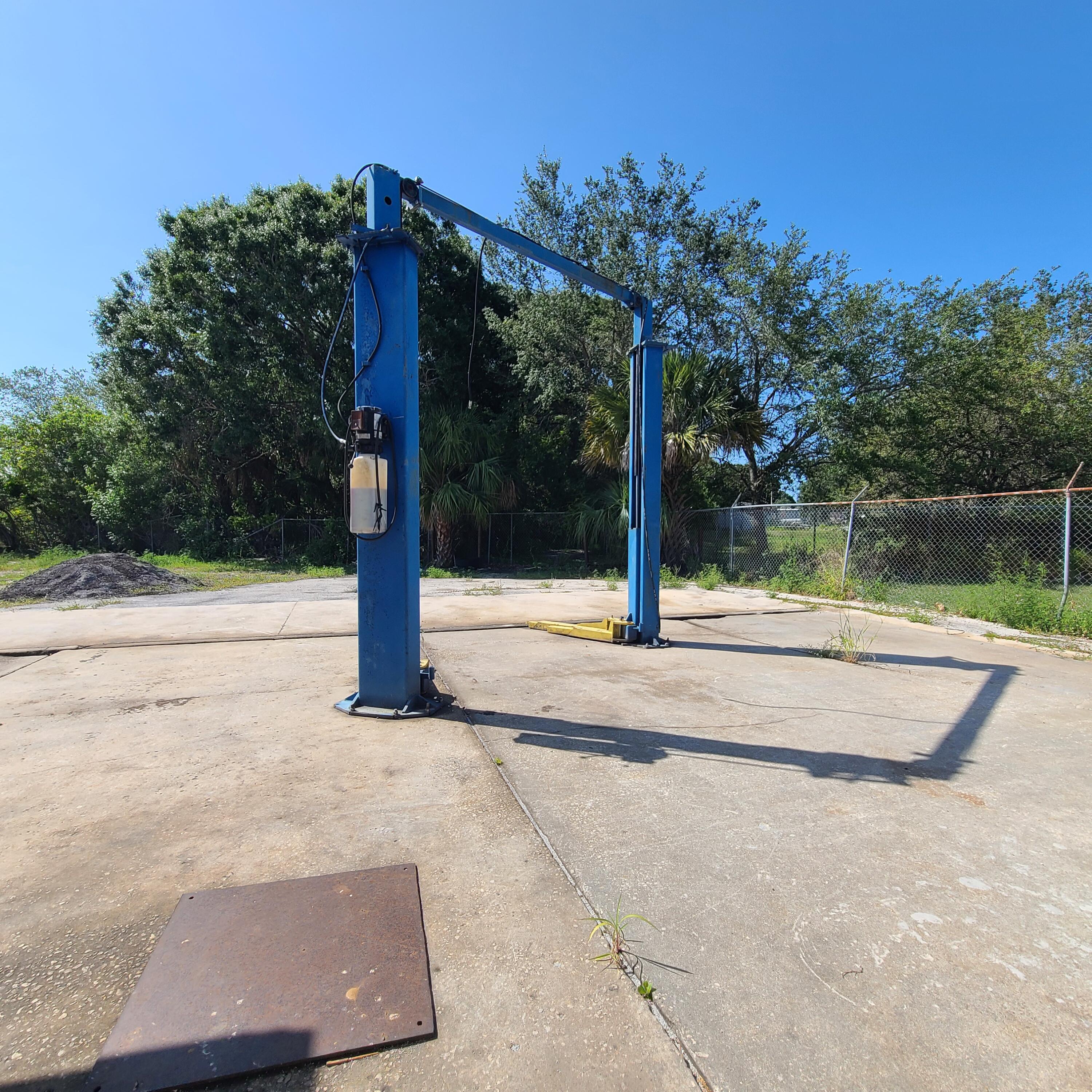 2906 Okeechobee Road Fort Pierce, FL 34947 - Photo 15 of 15 okee19