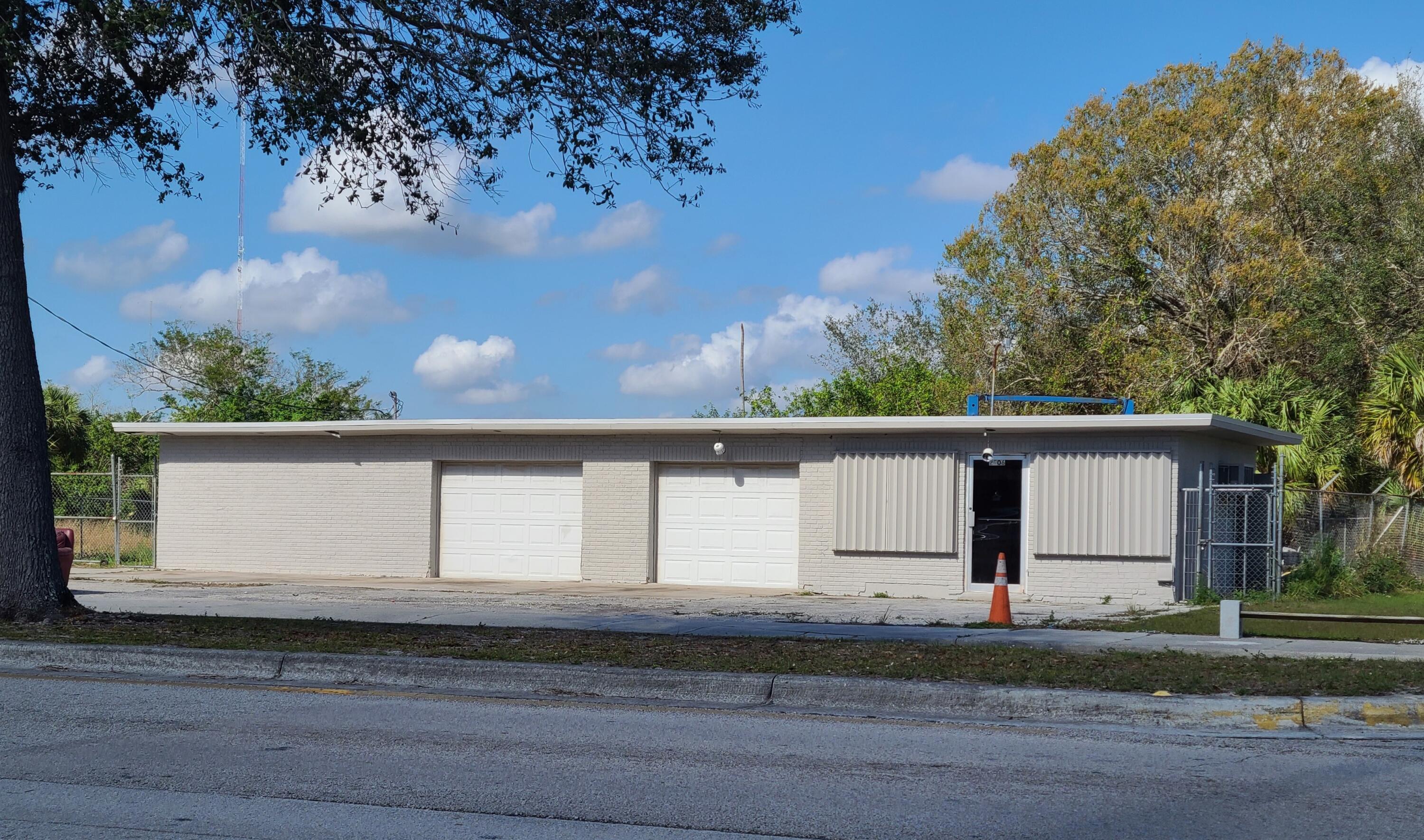 2906 Okeechobee Road Fort Pierce, FL 34947 - Photo 3 of 15 okee