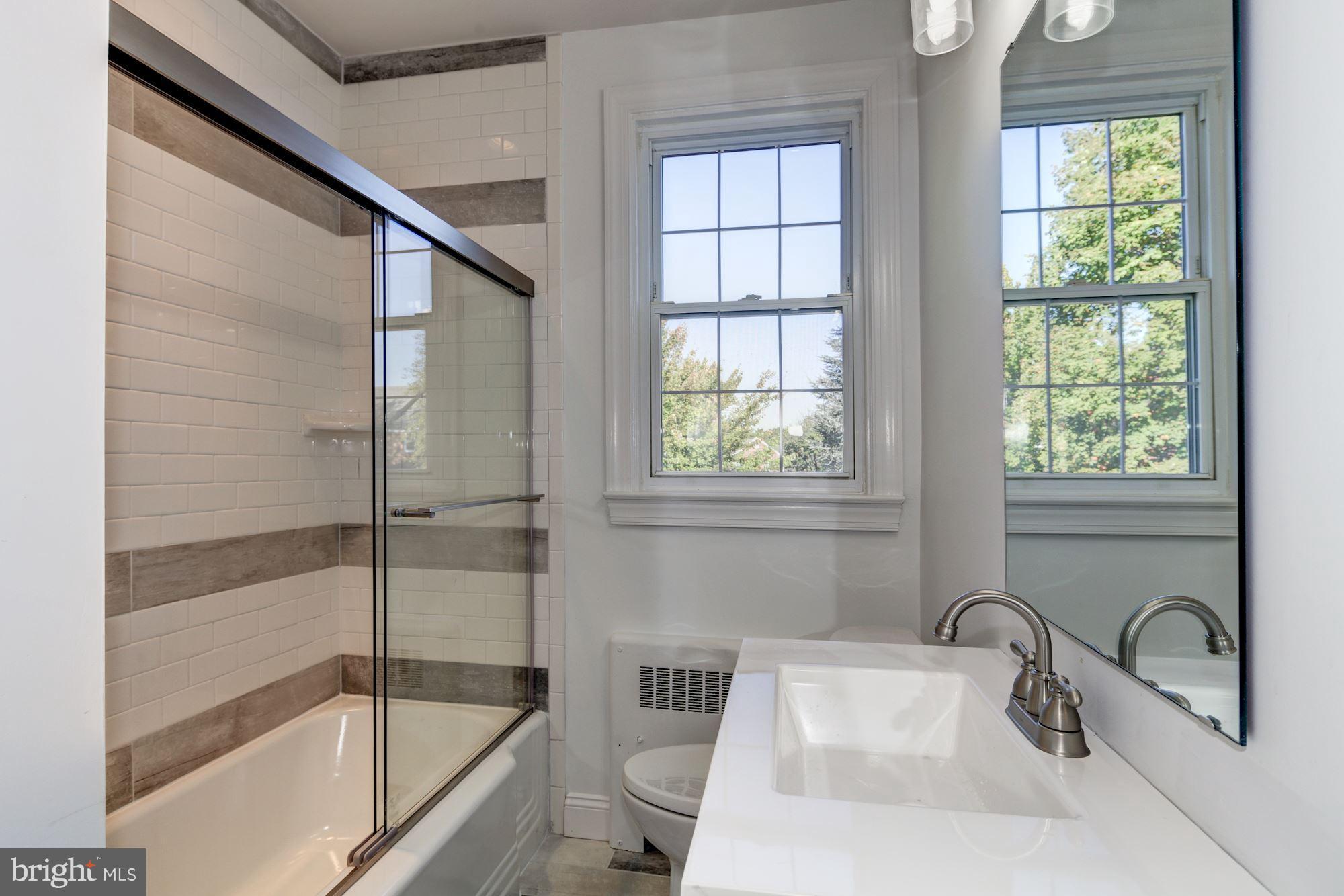 49 Dunkirk Road Baltimore, MD 21212 - Photo 21 of 30 Renovated hall bath.