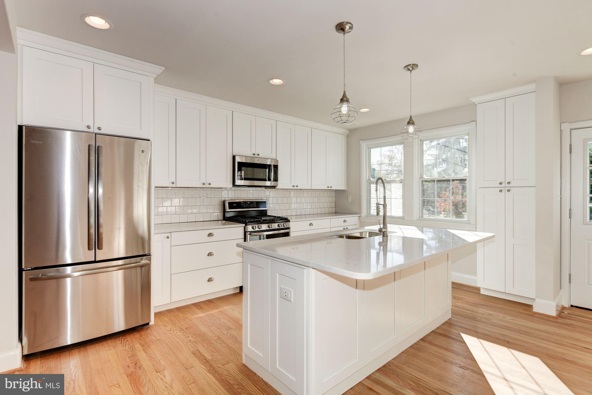 49 Dunkirk Road Baltimore, MD 21212 - Photo 3 of 30 New Quartz counters, Recessed lighting, Appliances