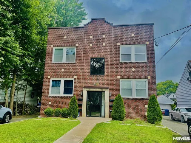 $2,500 | 229 Orient Way, Unit 3, Rutherford, NJ 07070