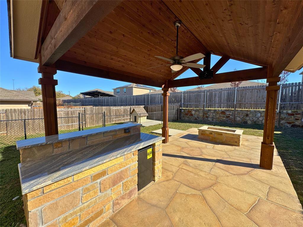 1318 Lucchese Lane Dallas, TX 75253 - Photo 3 of 25 a view of a backyard of a house