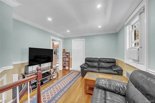 $279,999 | 235-10 131st Avenue, Unit UPPR | Laurelton