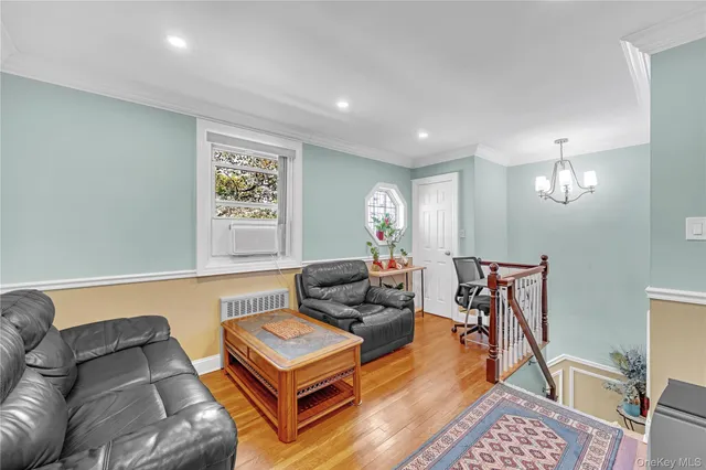 $279,999 | 235-10 131st Avenue, Unit UPPR | Laurelton