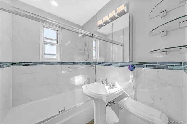 $279,999 | 235-10 131st Avenue, Unit UPPR | Laurelton