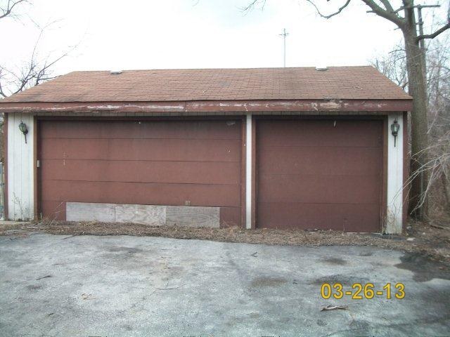 14300 Ridgeway Avenue Midlothian, IL 60445 - Photo 2 of 10 a house with a outdoor space