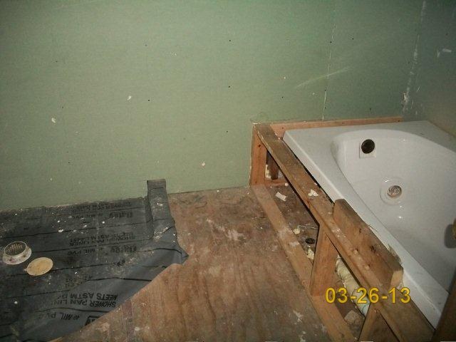14300 Ridgeway Avenue Midlothian, IL 60445 - Photo 10 of 10 a bathroom with a tub
