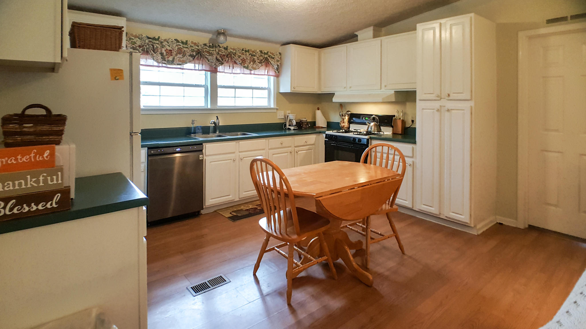 5832 Hyde Park Road Ravenel, SC 29470 - Photo 28 of 35 LRM_EXPORT_73761572253833_20181016_16181