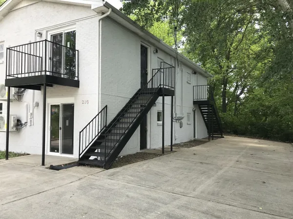 $850 | 210 Marion Street, Unit 4, Clarksville, TN 37040