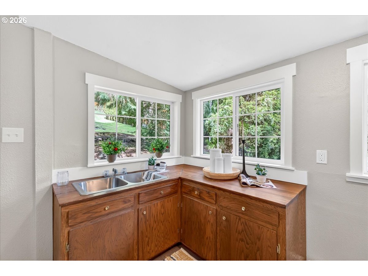 6791 Southwest Mill Road Gaston, OR 97119 - Photo 5 of 33