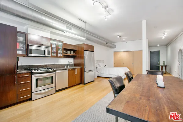 $3,000 | 1111 South Grand Avenue, Unit 506, Los Angeles, CA 90015