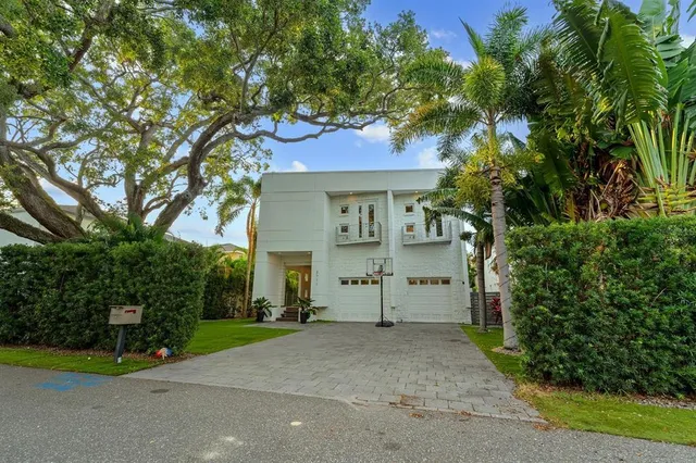 $1,799,000 | 2711 West Trilby Avenue, Tampa, FL 33611