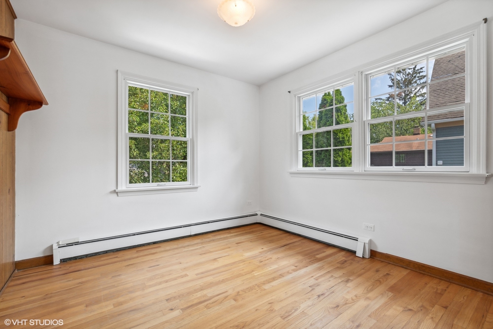 25 Washington Circle Lake Forest, IL 60045 - Photo 16 of 31 an empty room with a window