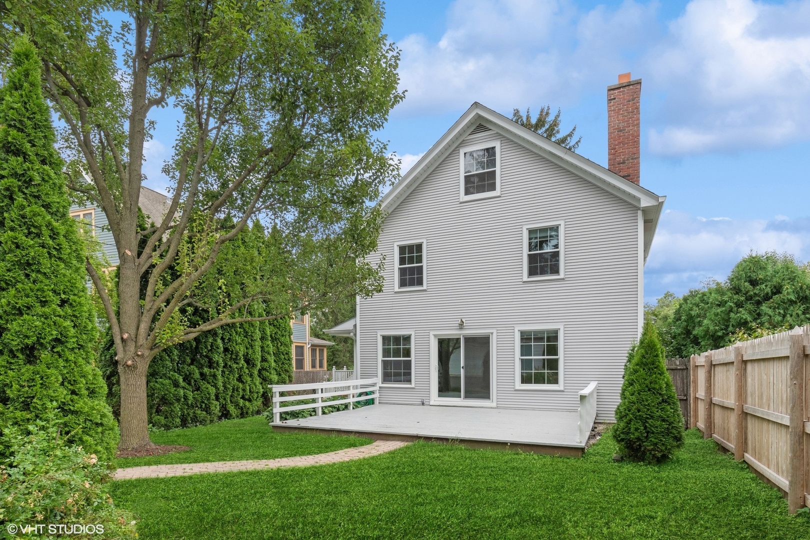 25 Washington Circle Lake Forest, IL 60045 - Photo 24 of 31 a view of a house with a yard