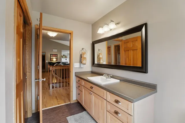 $689,000 | 919 Lochmoore Drive, Waunakee, WI 53597