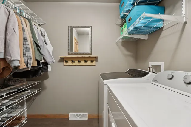 $689,000 | 919 Lochmoore Drive, Waunakee, WI 53597