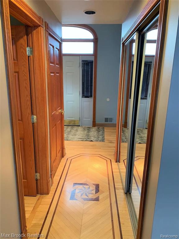 2271 Crystal Drive, Unit 35 Rochester Hills, MI 48309 - Photo 4 of 56
