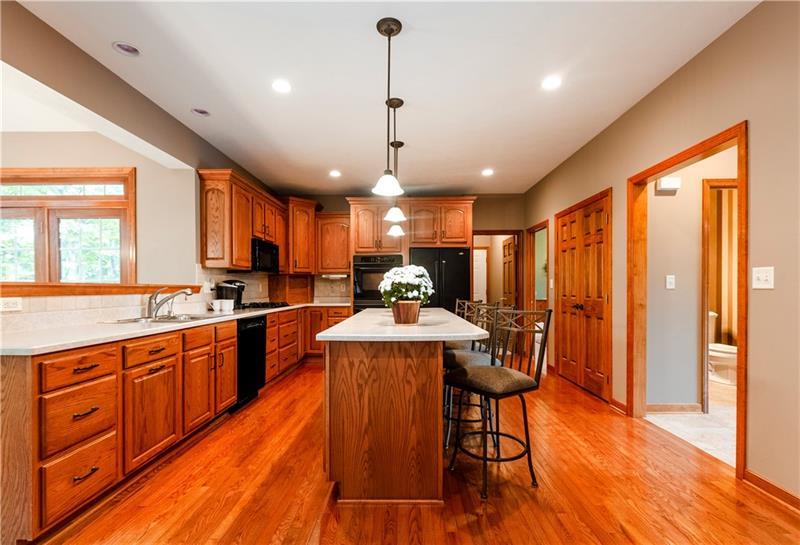 410 McKinney Road Wexford, PA 15090 - Photo 5 of 25