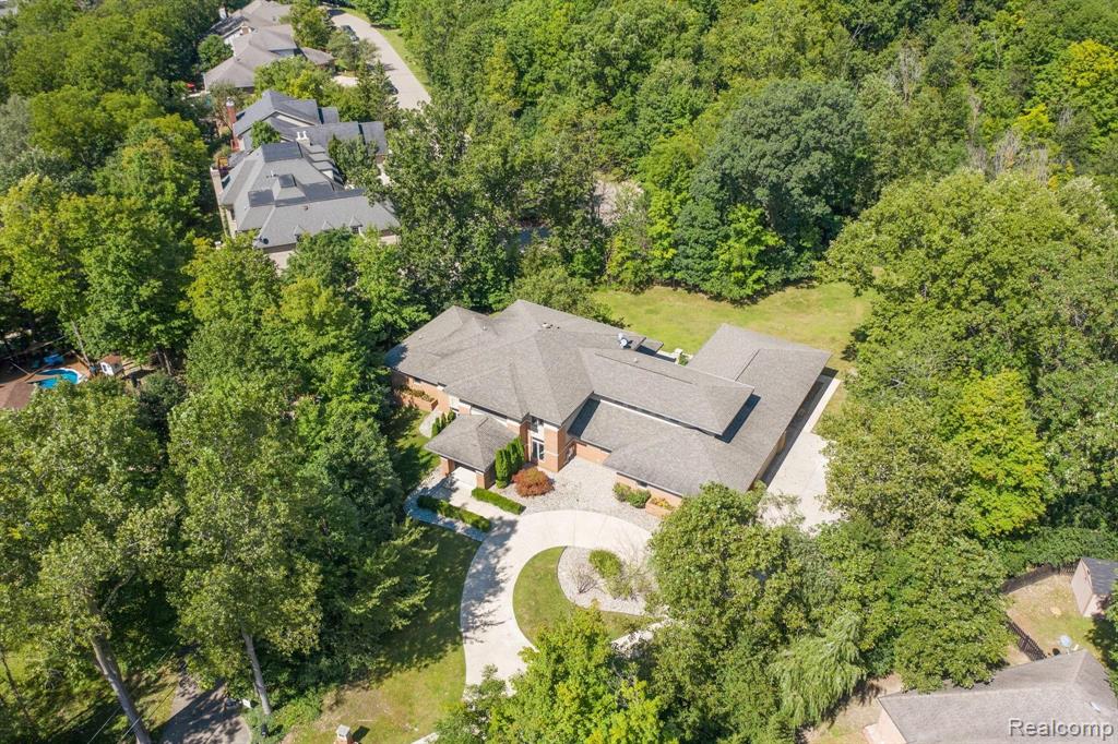 34600 Quaker Valley Road Farmington Hills, MI 48331 - Photo 2 of 41