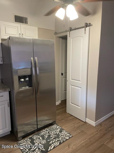 2206 Irwin Street Melbourne, FL 32901 - Photo 8 of 13 a bathroom with a shower