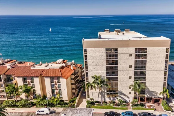 $4,800 | 535 Esplanade, Unit 111, Redondo Beach, CA 90277