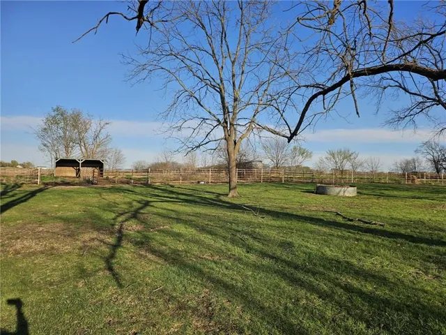$950,000 | 4633 Northeast County Road 5004, Butler, MO 64730