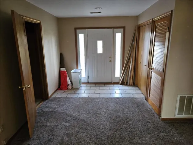 $950,000 | 4633 Northeast County Road 5004, Butler, MO 64730