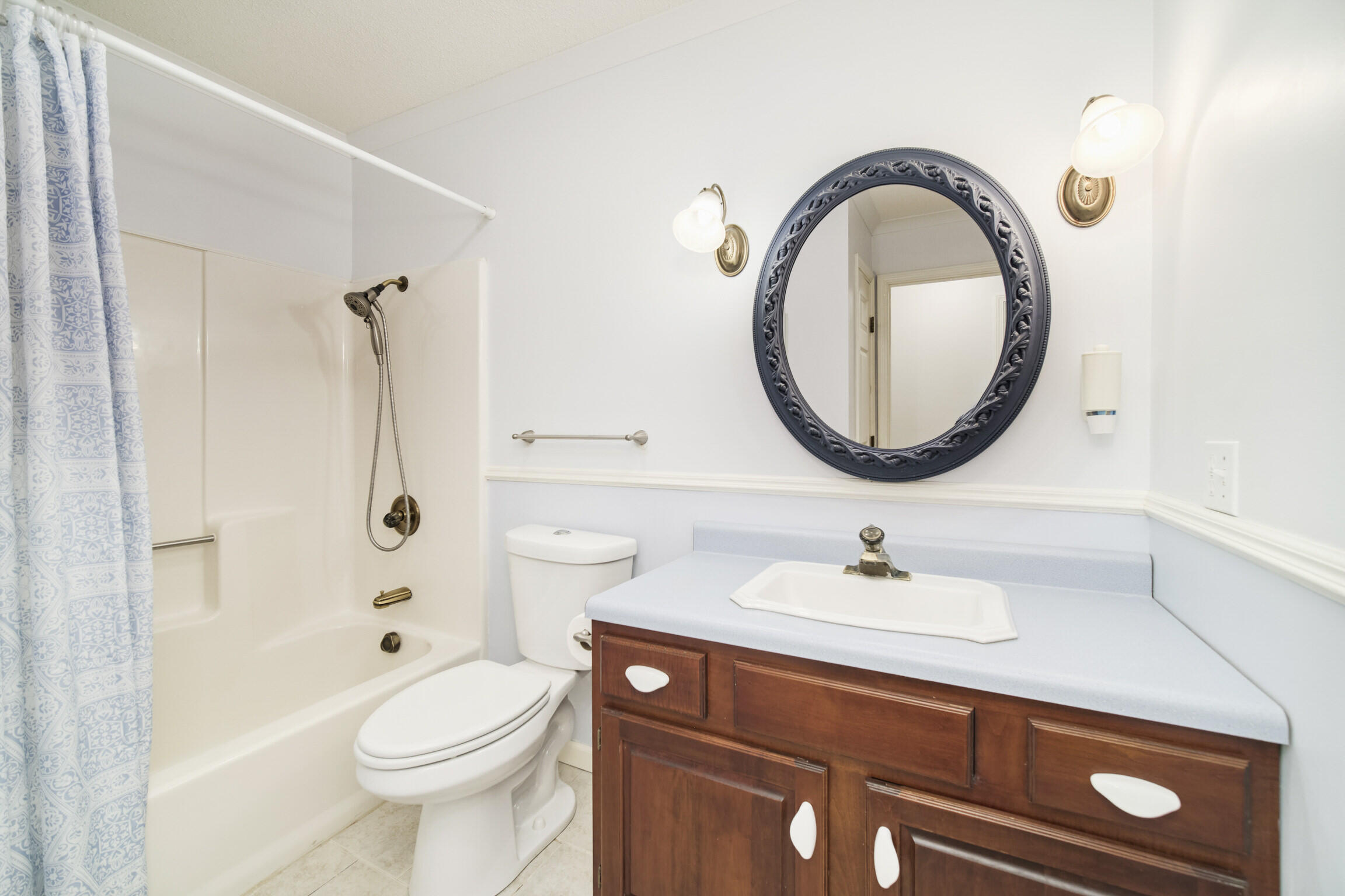 2615 Hill Road Manistee, MI 49660 - Photo 25 of 47 Full Bathroom