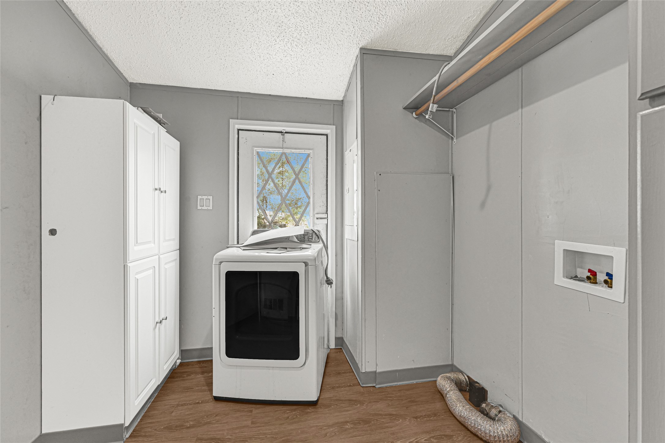 3725 Allen Road Pearland, TX 77584 - Photo 9 of 43 a utility room with dryer and washer