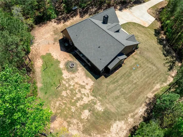 $465,000 | 2271 North 16th Highway, Whitesburg, GA 30185