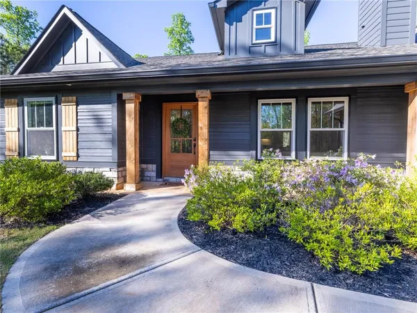 $465,000 | 2271 North 16th Highway, Whitesburg, GA 30185