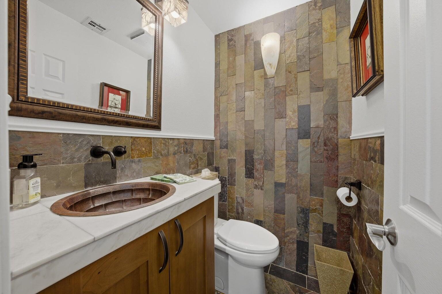 10 Venus Drive Rancho Mirage, CA 92270 - Photo 23 of 32 a bathroom with a sink a toilet and shower