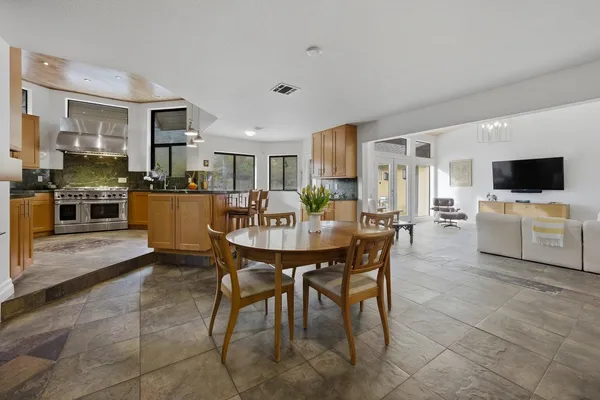 $6,000 | 10 Venus Drive, Rancho Mirage, CA 92270