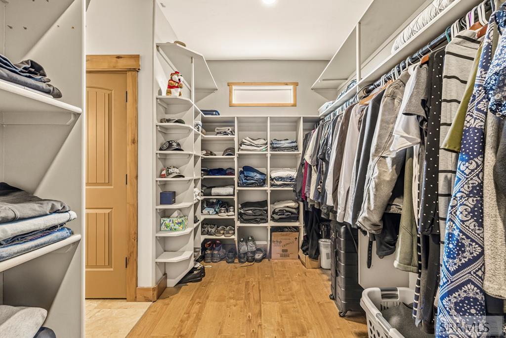 3979 Hangman's Loop Menan, ID 83434 - Photo 36 of 67 Master Closet