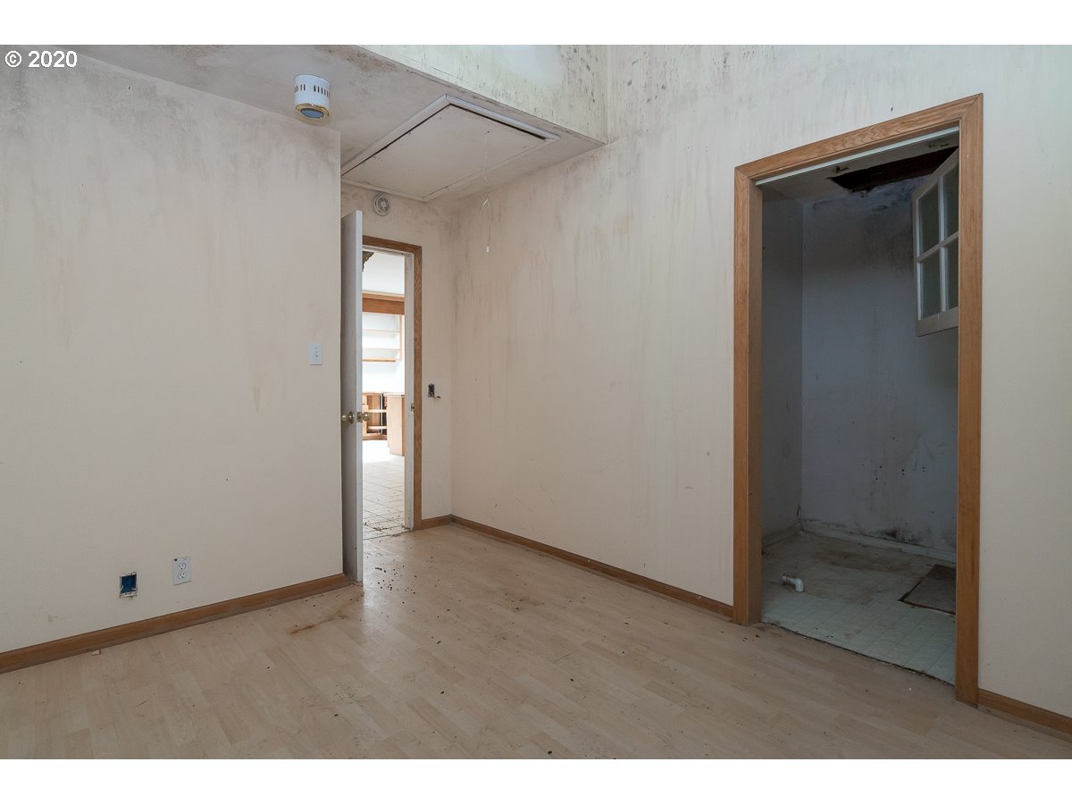 10009 Wagner Road Lyons, OR 97358 - Photo 10 of 32 Gallery Image 10