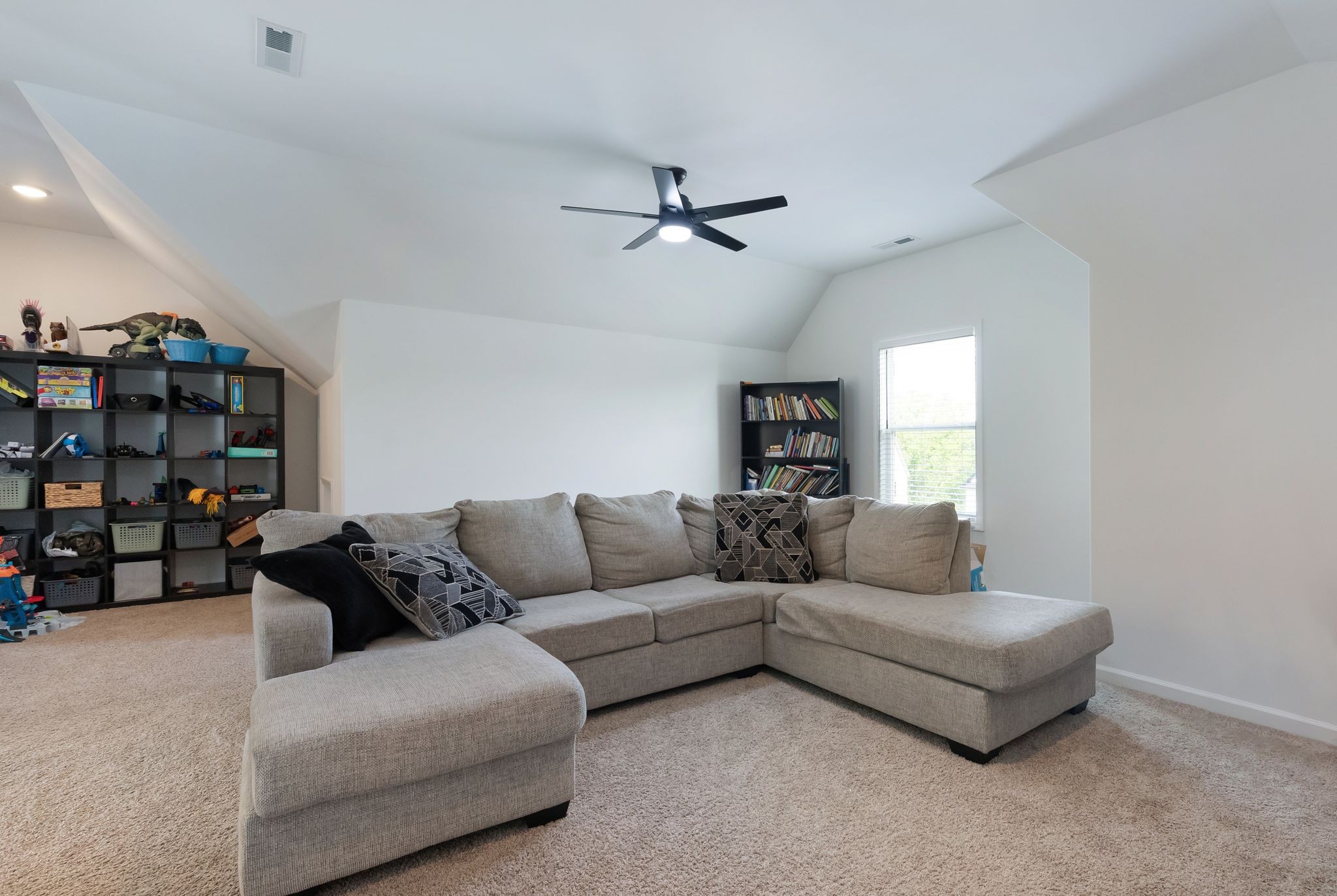 503 Smokey Ridge La Vergne, TN 37086 - Photo 28 of 38 a living room with furniture and a couch