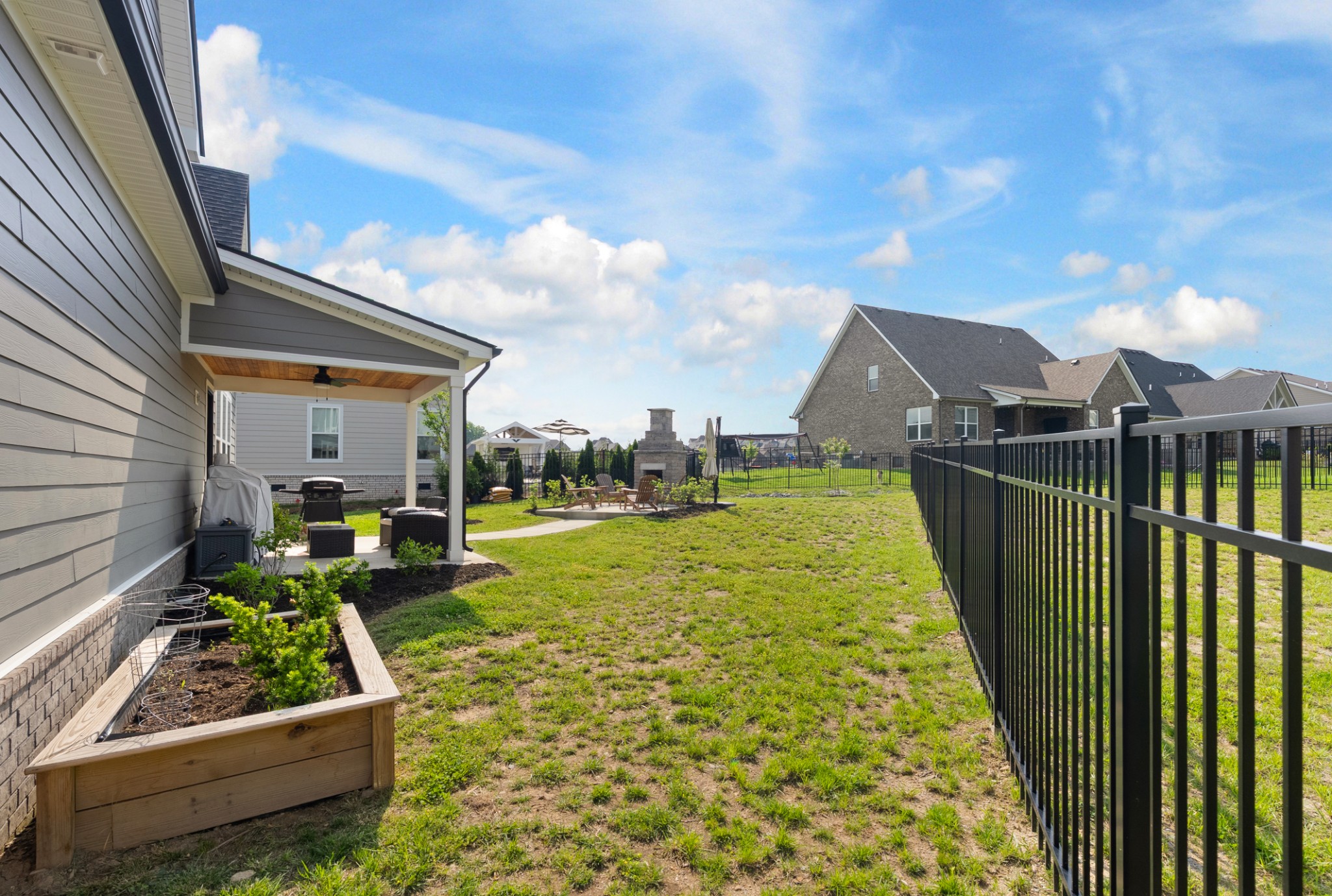 503 Smokey Ridge La Vergne, TN 37086 - Photo 36 of 38 a view of an chairs and tables in the balcony