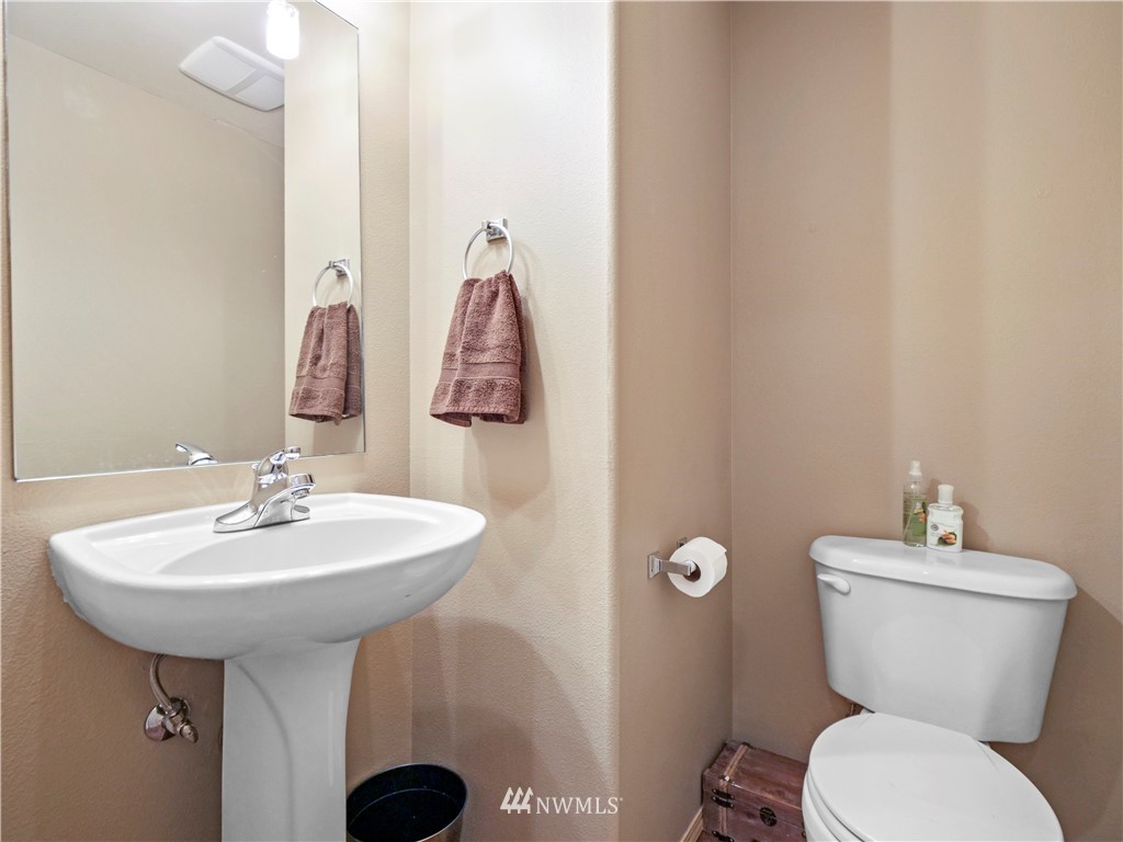 24063 Walker Valley Road Mount Vernon, WA 98274 - Photo 4 of 27 Gallery Image 4